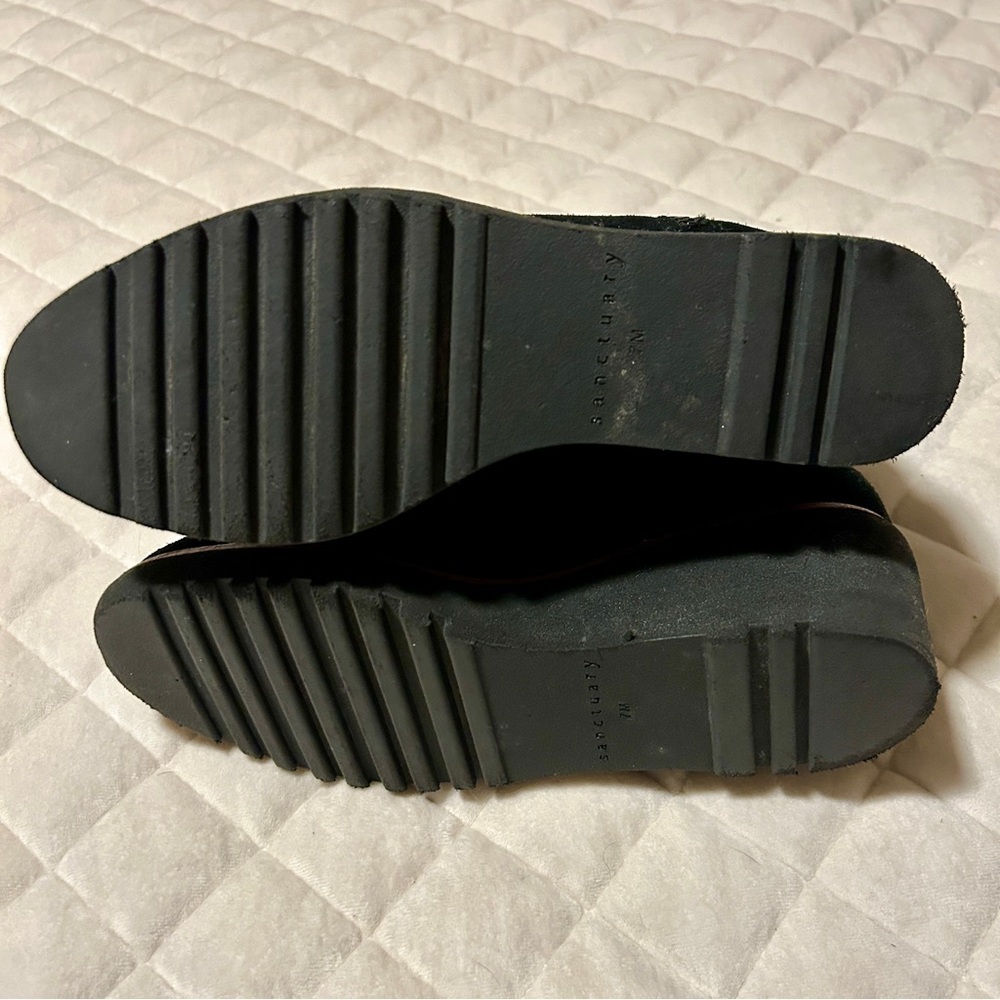 Sanctuary Evolve Wedge Bootie black suede w/ brown trim - Picture 4 of 5